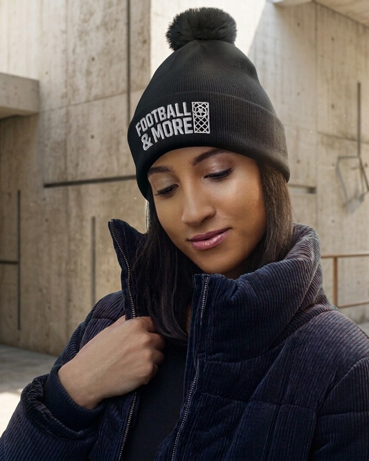 Pom pom beanie
